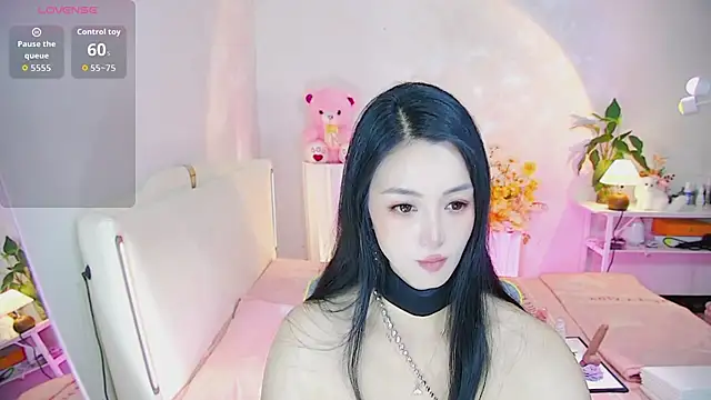 Evelyn-007 online show from July 8, 2026, 3:24 pm