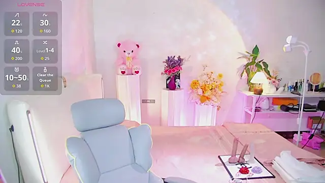 Evelyn-007 online show from July 9, 2026, 3:44 pm