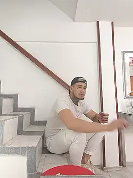 AndresXm  online show from March 18, 2026, 2:26 am