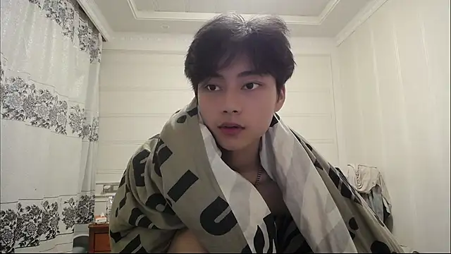 XX-XIUXIU online show from May 18, 2026, 6:01 pm
