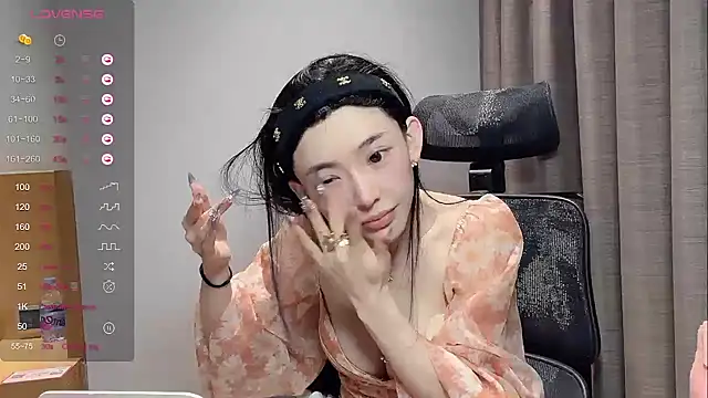 Snapshot of kiki-12 chatting on April 18, 2026, 11:49 pm kiki-12 online show from April 18, 2026, 11:49 pm