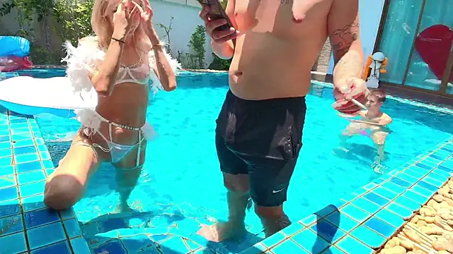 Rosy Aleks online show from April 10, 2026, 5:36 am