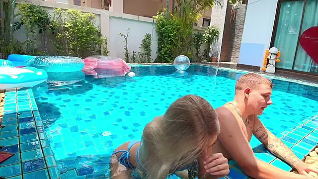 Rosy Aleks online show from April 8, 2026, 5:42 am