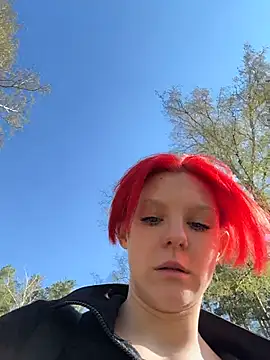 NinaParri online show from May 8, 2026, 2:04 am