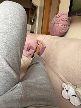 Snapshot of Emirr10 chatting on March 22, 2026, 10:50 am Emirr10 online show from March 22, 2026, 10:50 am