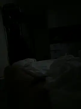 Snapshot of Emirr10 chatting on March 23, 2026, 1:28 am Emirr10 online show from March 23, 2026, 1:28 am