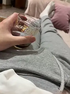 Snapshot of Emirr10 chatting on March 21, 2026, 9:51 pm Emirr10 online show from March 21, 2026, 9:51 pm