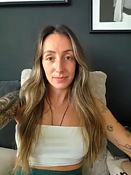 Snapshot of NicoleKaiser chatting on April 20, 2026, 4:08 pm NicoleKaiser online show from April 20, 2026, 4:08 pm