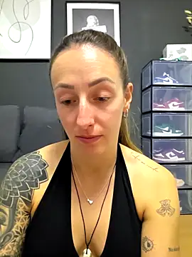 Snapshot of NicoleKaiser chatting on April 6, 2026, 6:09 pm NicoleKaiser online show from April 6, 2026, 6:09 pm