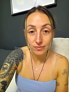 Snapshot of NicoleKaiser chatting on April 26, 2026, 6:05 pm NicoleKaiser online show from April 26, 2026, 6:05 pm
