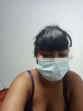 Snapshot of honeyi_babe chatting on June 13, 2026, 6:39 pm honeyi babe online show from June 13, 2026, 6:39 pm