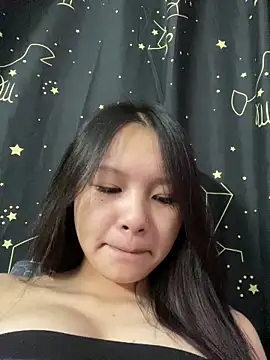 Snapshot of Link-mii chatting on April 15, 2026, 3:27 pm Link-mii online show from April 15, 2026, 3:27 pm