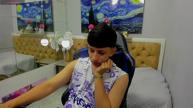 Snapshot of AdrianFranko chatting on July 29, 2026, 12:48 pm AdrianFranko online show from July 29, 2026, 12:48 pm