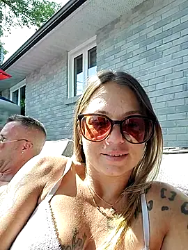 Snapshot of Couple_qc chatting on July 5, 2026, 7:43 pm Couple qc online show from July 5, 2026, 7:43 pm