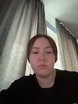 Snapshot of charmingggirl chatting on April 3, 2026, 5:03 am charmingggirl online show from April 3, 2026, 5:03 am