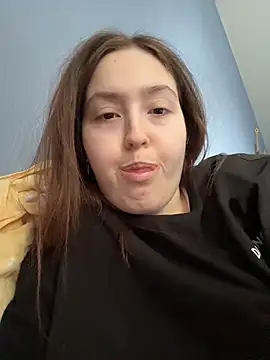 Snapshot of charmingggirl chatting on April 8, 2026, 11:44 am charmingggirl online show from April 8, 2026, 11:44 am