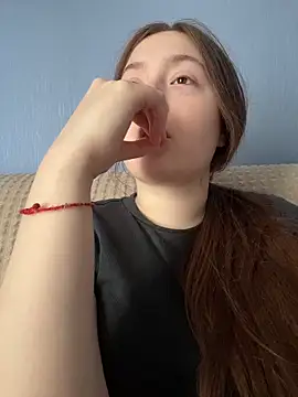 charmingggirl online show from May 14, 2026, 10:56 am
