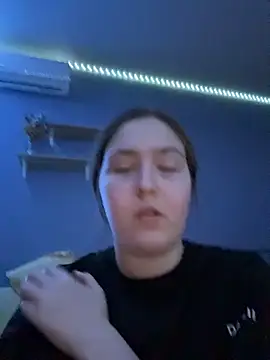 Snapshot of charmingggirl chatting on April 1, 2026, 5:54 pm charmingggirl online show from April 1, 2026, 5:54 pm