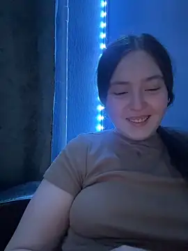 charmingggirl online show from May 11, 2026, 5:32 pm