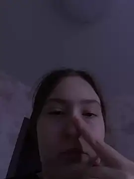 Snapshot of charmingggirl chatting on April 5, 2026, 8:10 am charmingggirl online show from April 5, 2026, 8:10 am