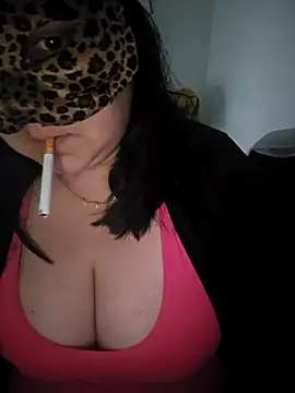 Snapshot of emiliecurvy83 chatting on April 23, 2026, 1:02 pm emiliecurvy83 online show from April 23, 2026, 1:02 pm