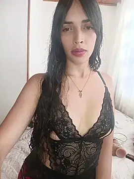 DolceLucie online show from April 7, 2026, 10:00 pm