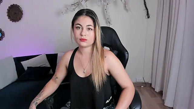 Snapshot of carolina_torres25 chatting on May 12, 2026, 1:17 pm carolina torres25 online show from May 12, 2026, 1:17 pm