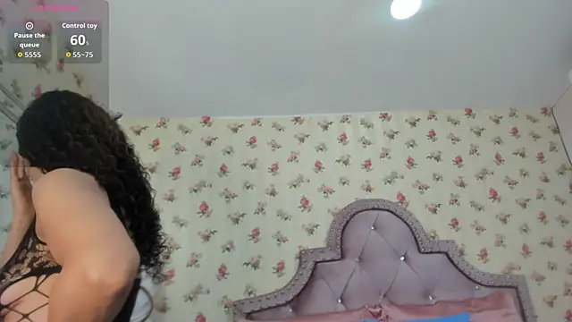 Snapshot of crystal_watson0 chatting on June 9, 2026, 2:40 pm crystal watson0 online show from June 9, 2026, 2:40 pm