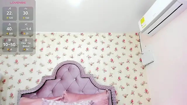 Snapshot of crystal_watson0 chatting on June 16, 2026, 2:39 pm crystal watson0 online show from June 16, 2026, 2:39 pm