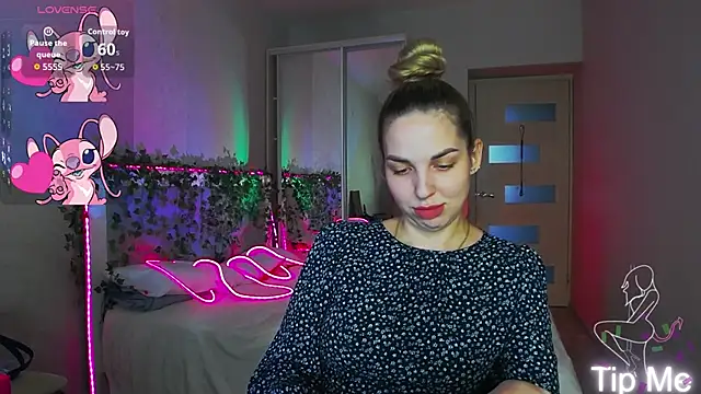 Alexandracandy online show from May 11, 2026, 1:56 pm