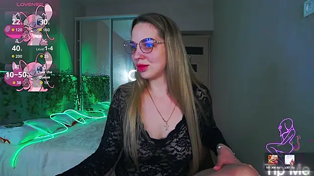Alexandracandy online show from May 9, 2026, 7:39 pm
