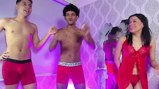 Snapshot of Twink_Sensationxx chatting on March 20, 2026, 1:12 pm Twink Sensationxx online show from March 20, 2026, 1:12 pm