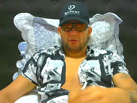 Snapshot of altenori chatting on June 9, 2026, 12:39 pm altenori online show from June 9, 2026, 12:39 pm