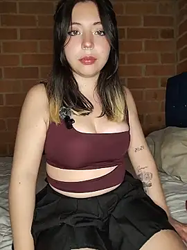 Snapshot of Petite_CherryX chatting on May 11, 2026, 1:40 am Petite CherryX online show from May 11, 2026, 1:40 am