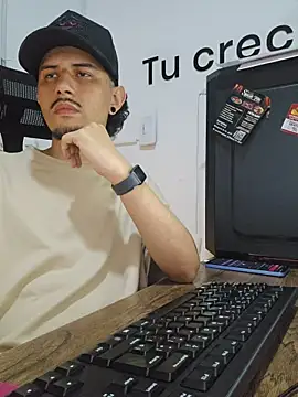Snapshot of J-master23 chatting on April 5, 2026, 8:10 am J-master23 online show from April 5, 2026, 8:10 am