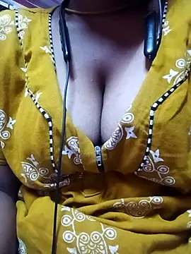 Snapshot of Lucky_Meenu chatting on April 6, 2026, 11:39 pm Lucky Meenu online show from April 6, 2026, 11:39 pm