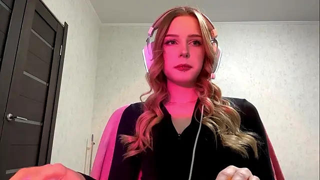 hikkiii online show from March 18, 2026, 3:24 pm