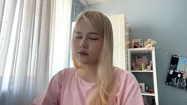 FreyaLoveLove online show from March 29, 2026, 7:21 am