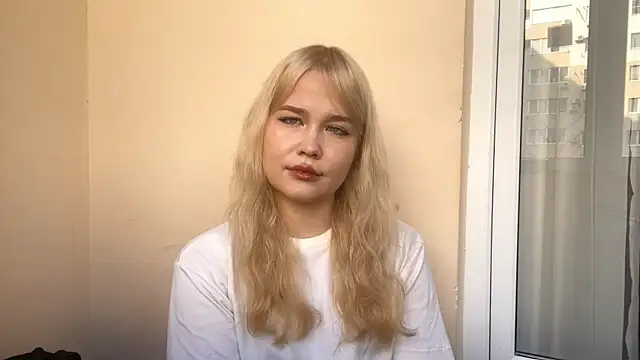 FreyaLoveLove online show from March 18, 2026, 12:51 pm