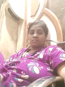 Snapshot of LovelyRenu chatting on March 25, 2026, 8:46 am LovelyRenu online show from March 25, 2026, 8:46 am