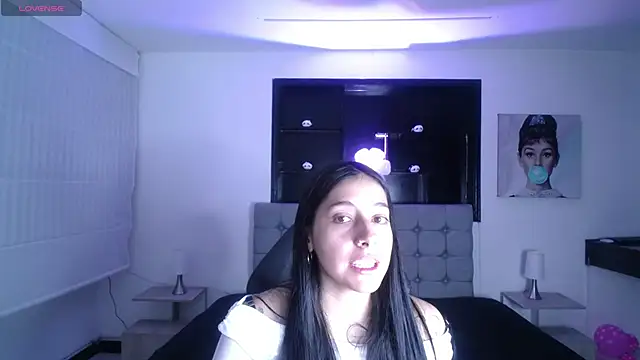 Snapshot of Melannyy_V chatting on June 2, 2026, 1:00 pm Melannyy V online show from June 2, 2026, 1:00 pm