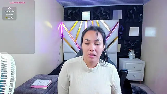 SammyEvanns  online show from June 26, 2026, 11:32 pm