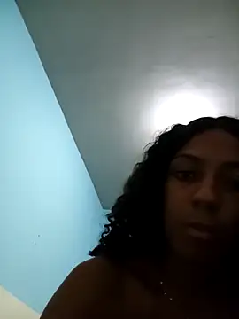 Snapshot of SereiaMulata chatting on May 6, 2026, 9:19 pm SereiaMulata online show from May 6, 2026, 9:19 pm