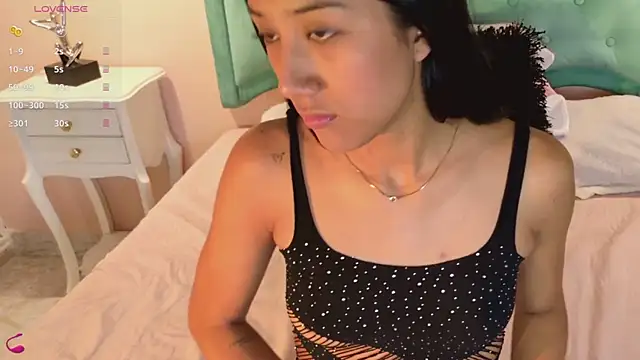 ninaBravu online show from April 18, 2026, 12:51 pm