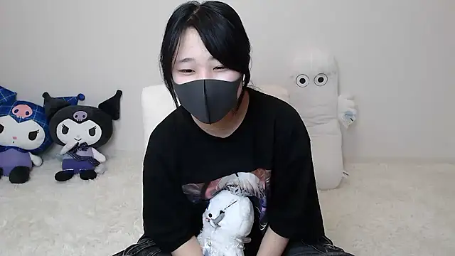 nanami nyann online show from March 19, 2026, 9:09 am