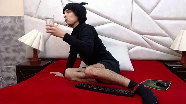 Nyx and Arian online show from May 8, 2026, 2:26 am