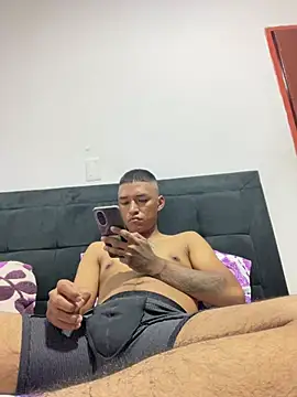 Snapshot of juliancito222 chatting on May 3, 2026, 12:49 am juliancito222 online show from May 3, 2026, 12:49 am
