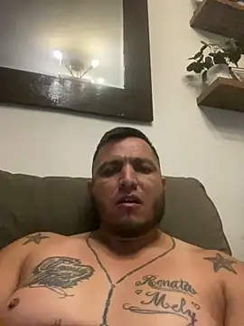 HOTB0Y18 online show from April 12, 2026, 10:51 am