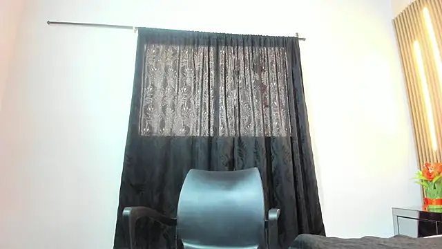 Lara Seduce online show from April 22, 2026, 7:31 pm
