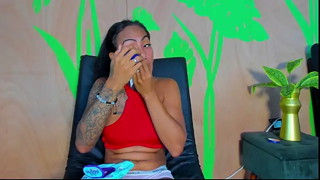 Snapshot of Isabella_Rosewood chatting on April 7, 2026, 2:52 pm Isabella Rosewood online show from April 7, 2026, 2:52 pm